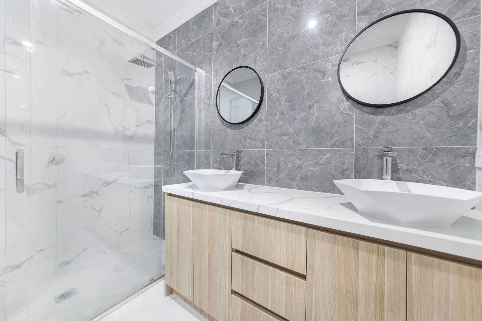 Bathroom Mirror Styles and Trends for Every Space