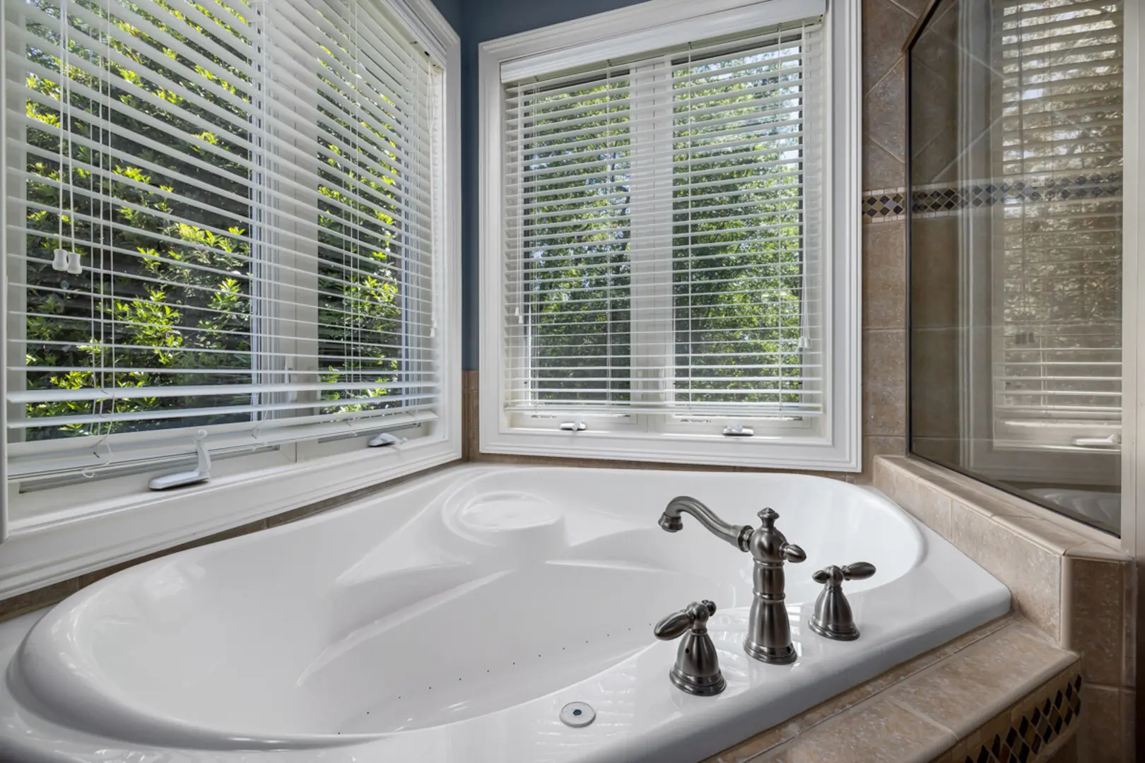 7 Key Benefits of Corner Baths