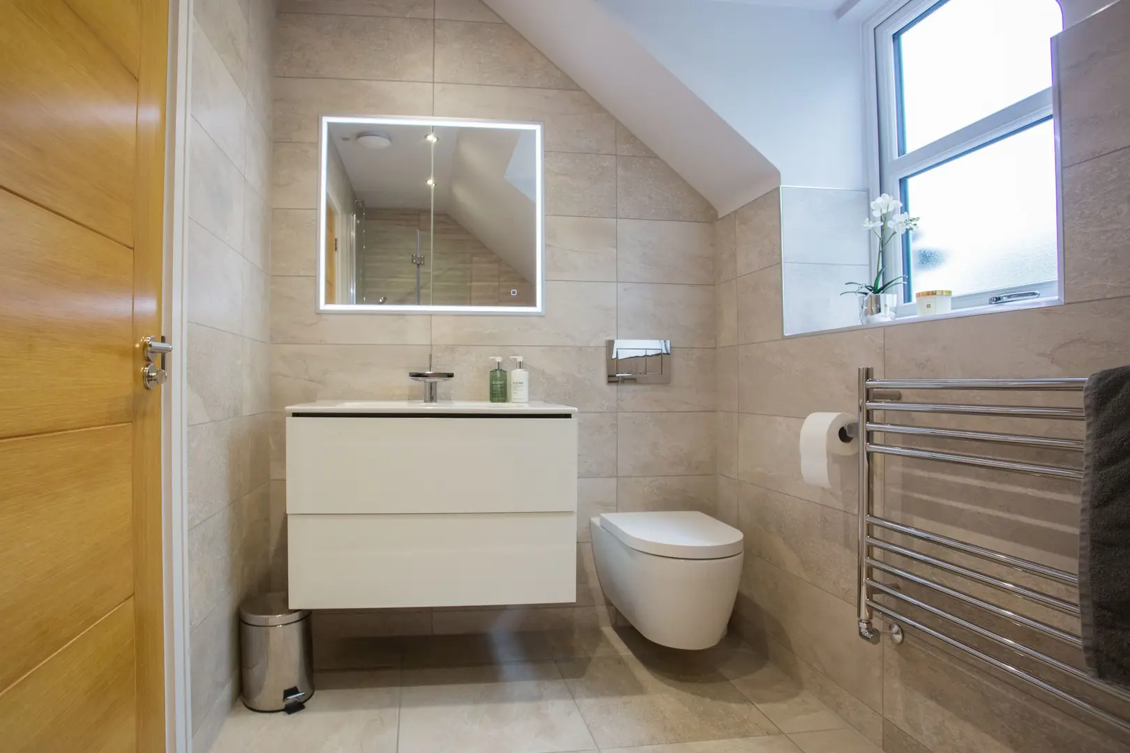 Bespoke vs Ready-Made Vanity Units: Is Customisation Worth It?