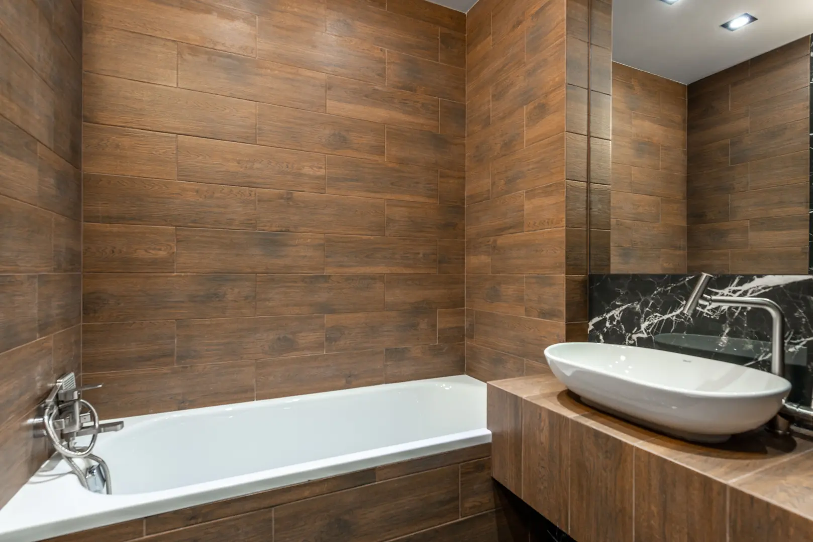 Best Bathroom Furniture for Small Spaces: A Guide to Smarter Choices