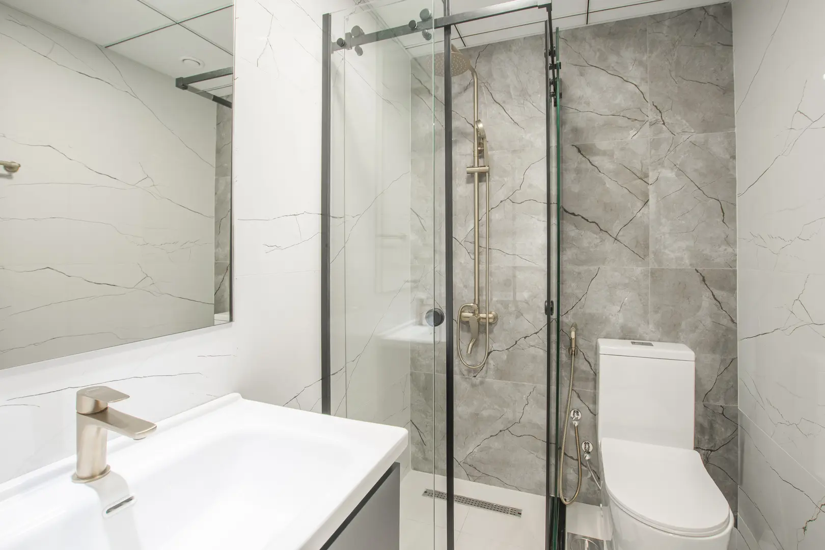 How to Change a Toilet Cistern: A Practical Guide