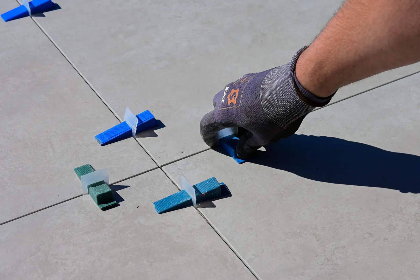 How to Clean and Seal Porcelain Tile and Grout: A Practical DIY Guide