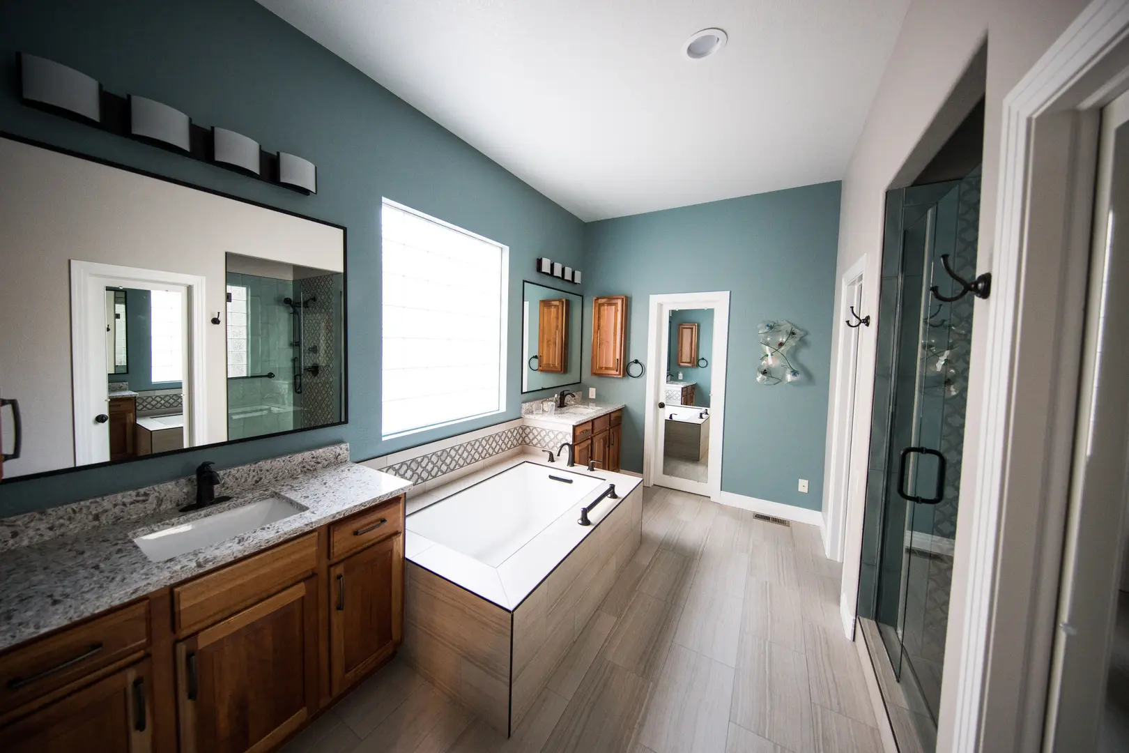 Fix Boring Bathroom Remodel: Budget-Friendly Ideas to Add Warmth