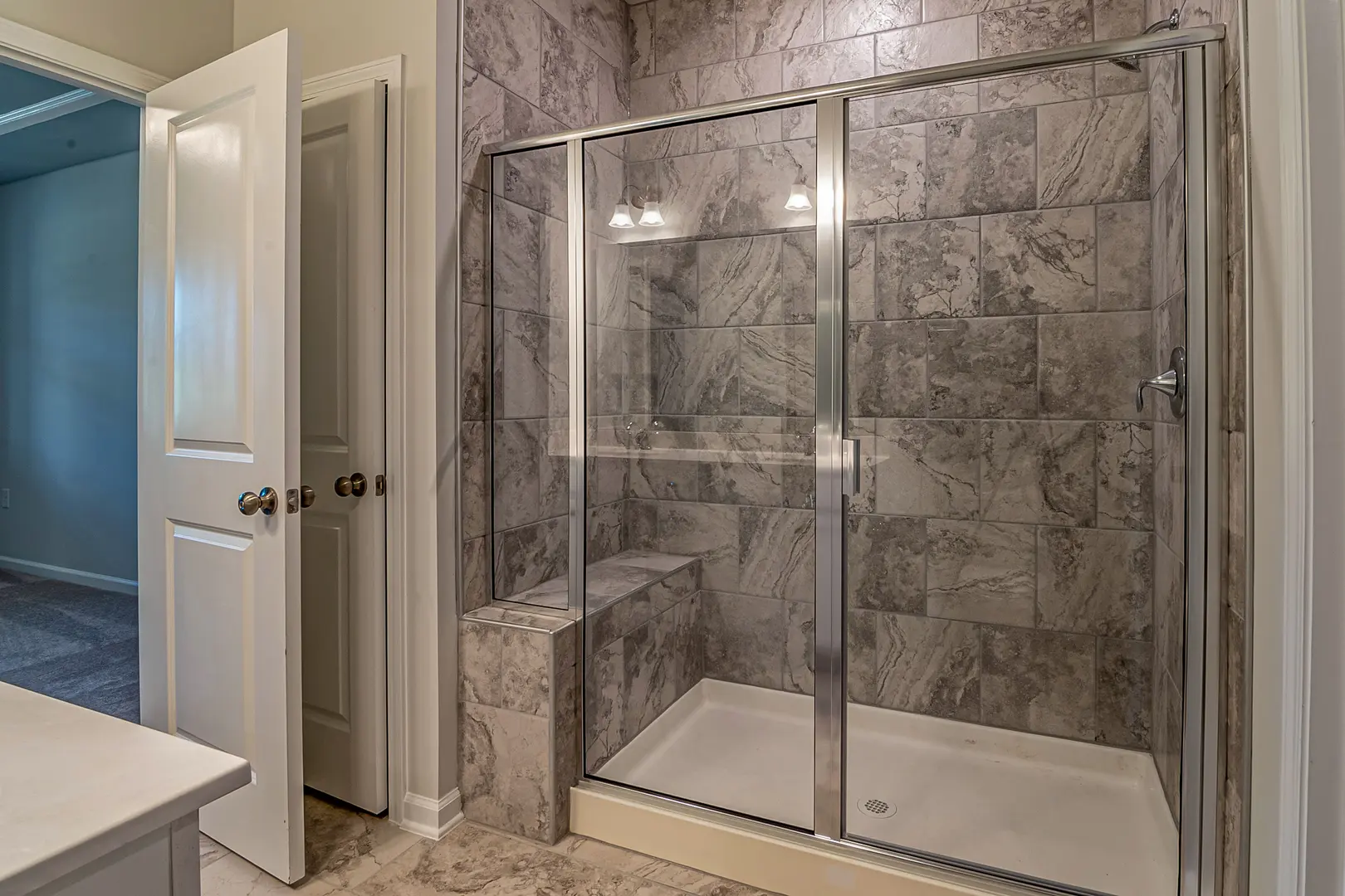Hinged vs Sliding Shower Doors: How to Choose