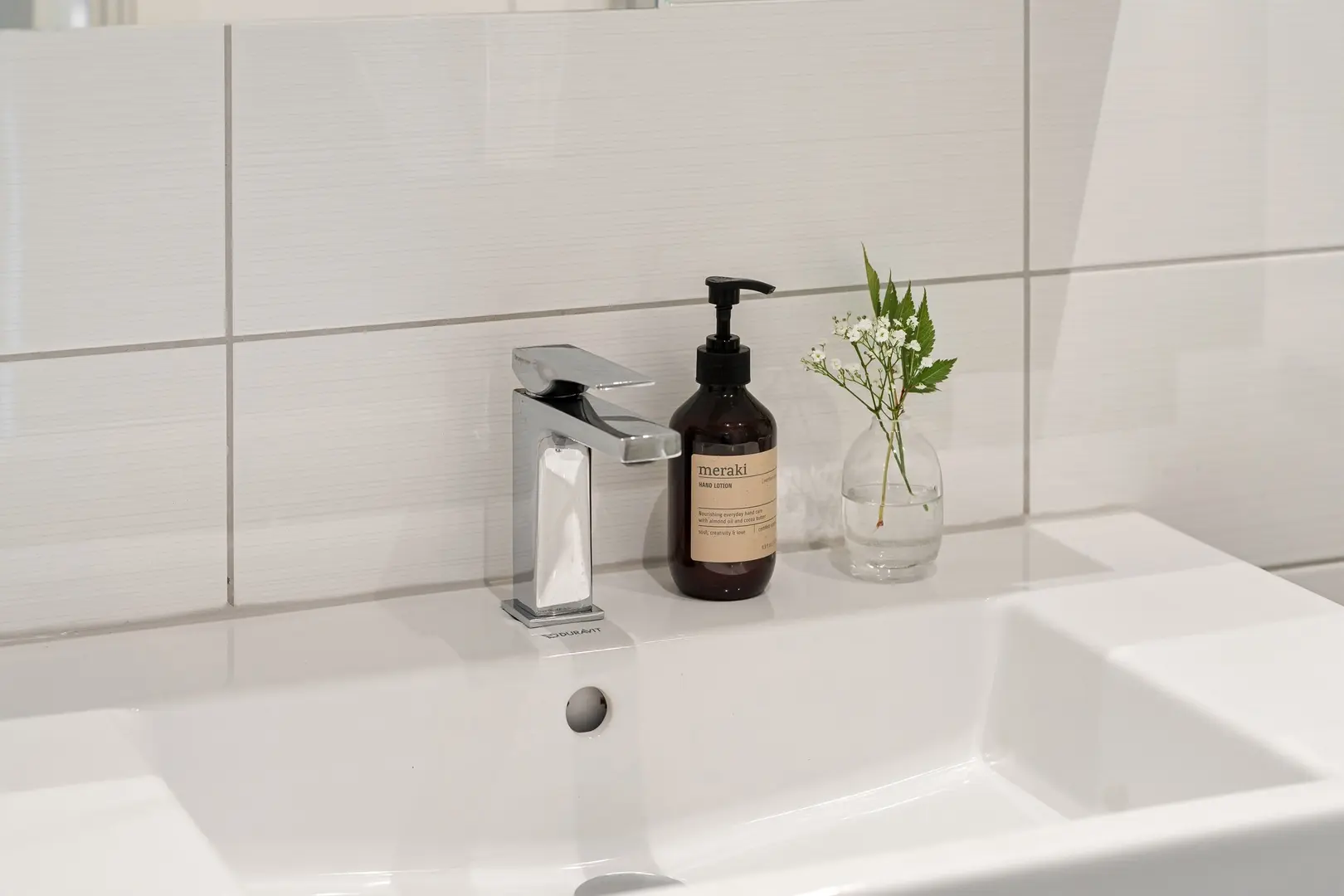 Hot Bathroom Tap on the Left or Right? Understanding the Standard