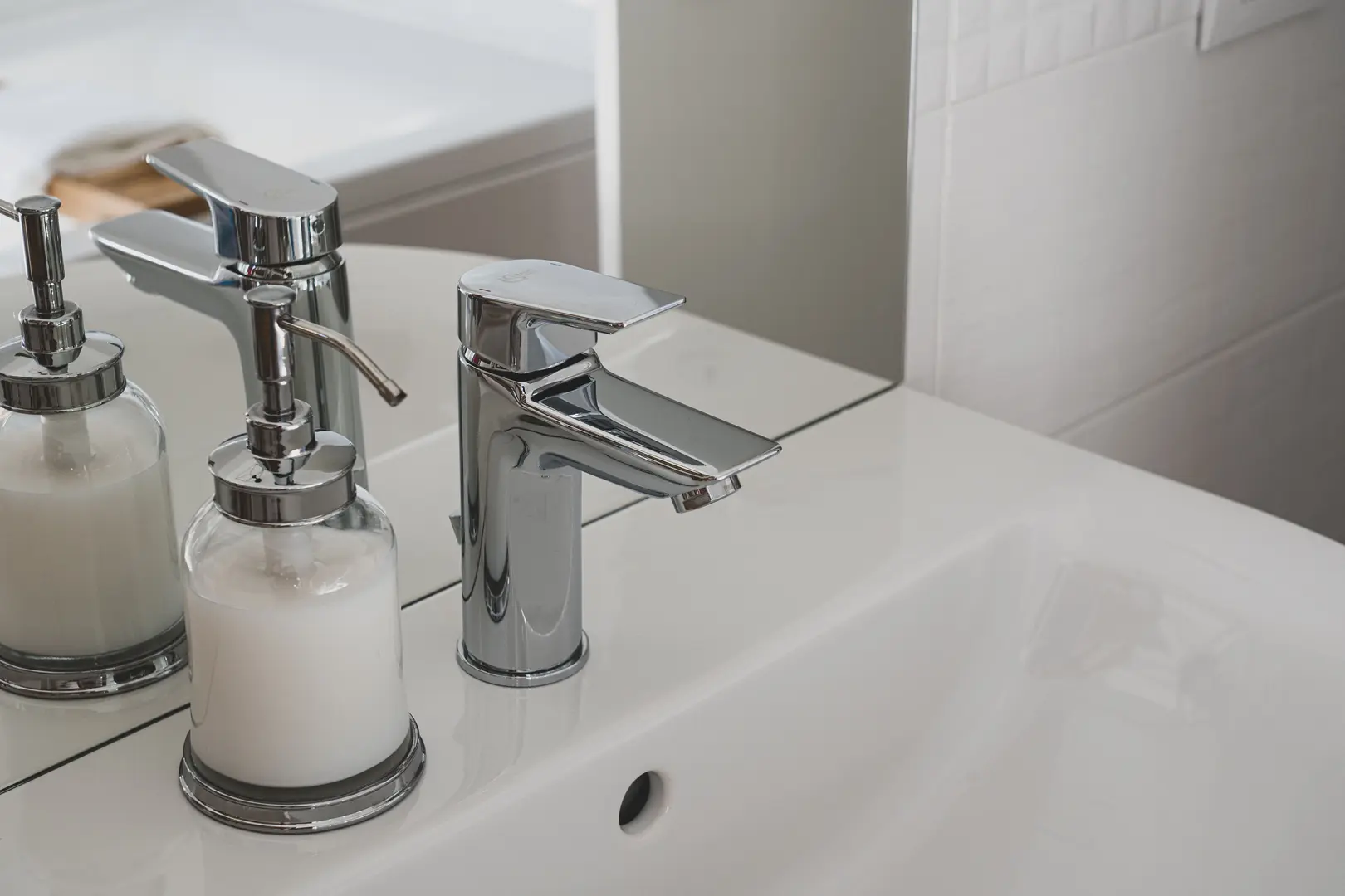 How to Clean Chrome Taps Safely