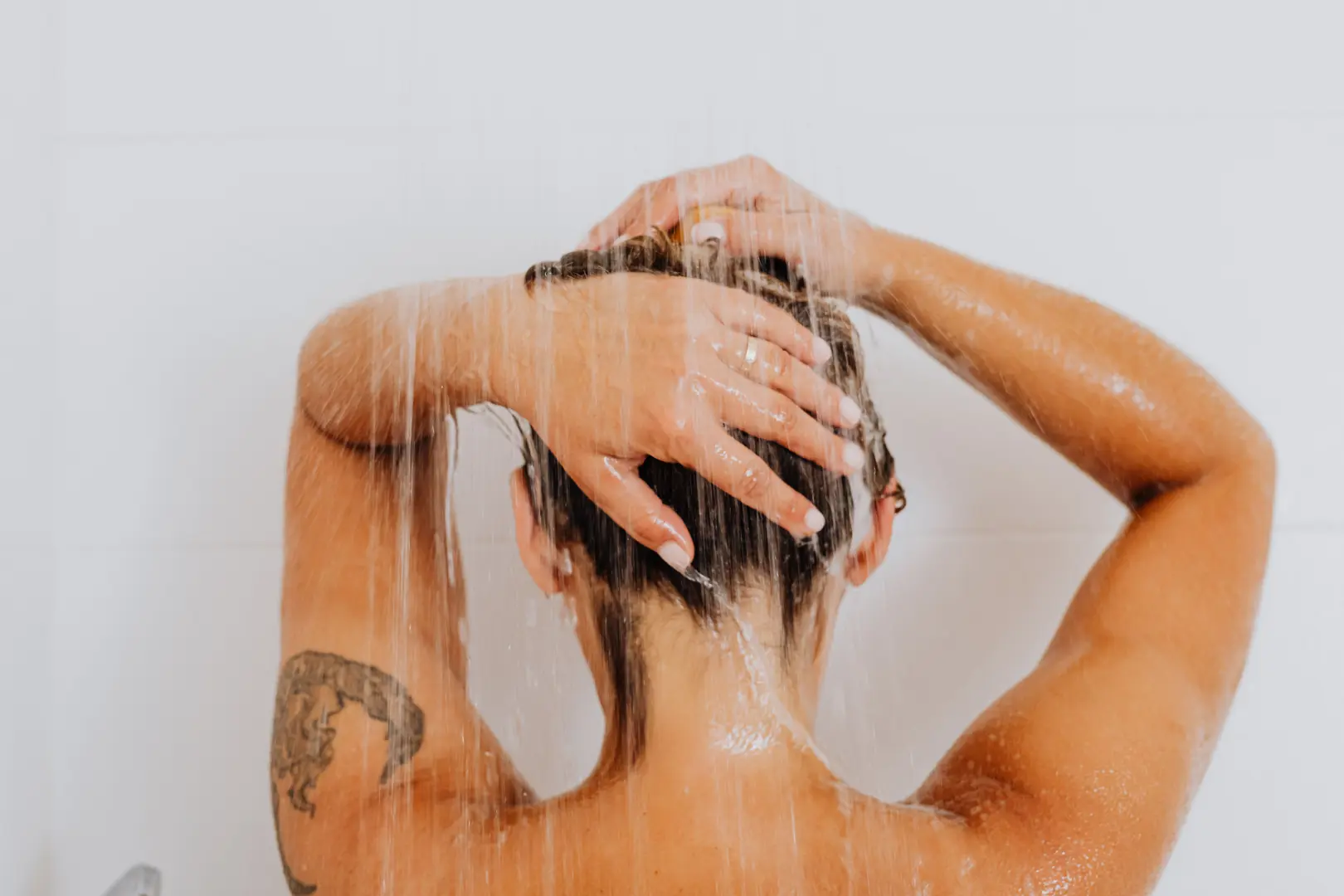 Is It Better to Shower in the Morning or at Night?