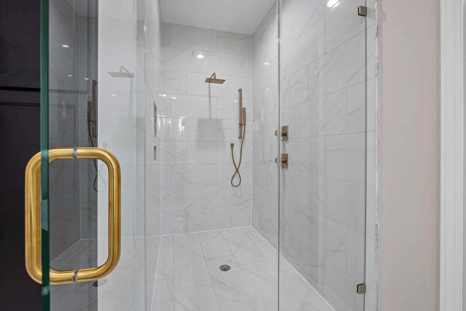 How to Stop Water from Escaping a Walk-In Shower