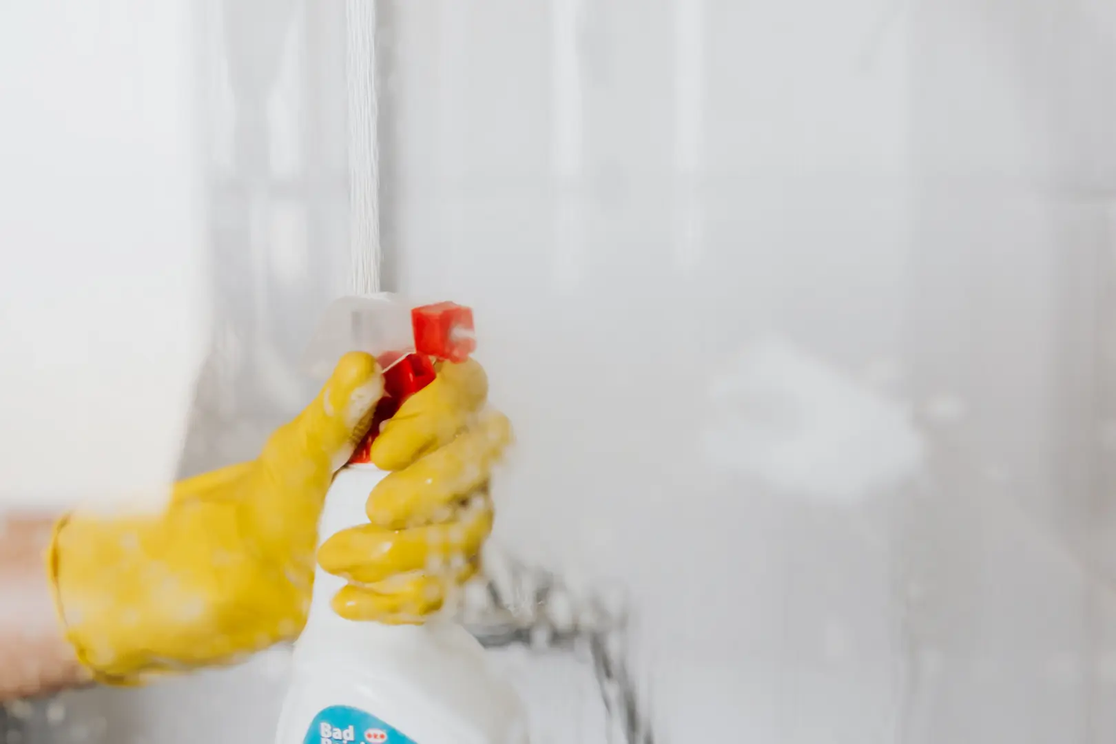 How to Remove Bathroom Mould Safely and Effectively