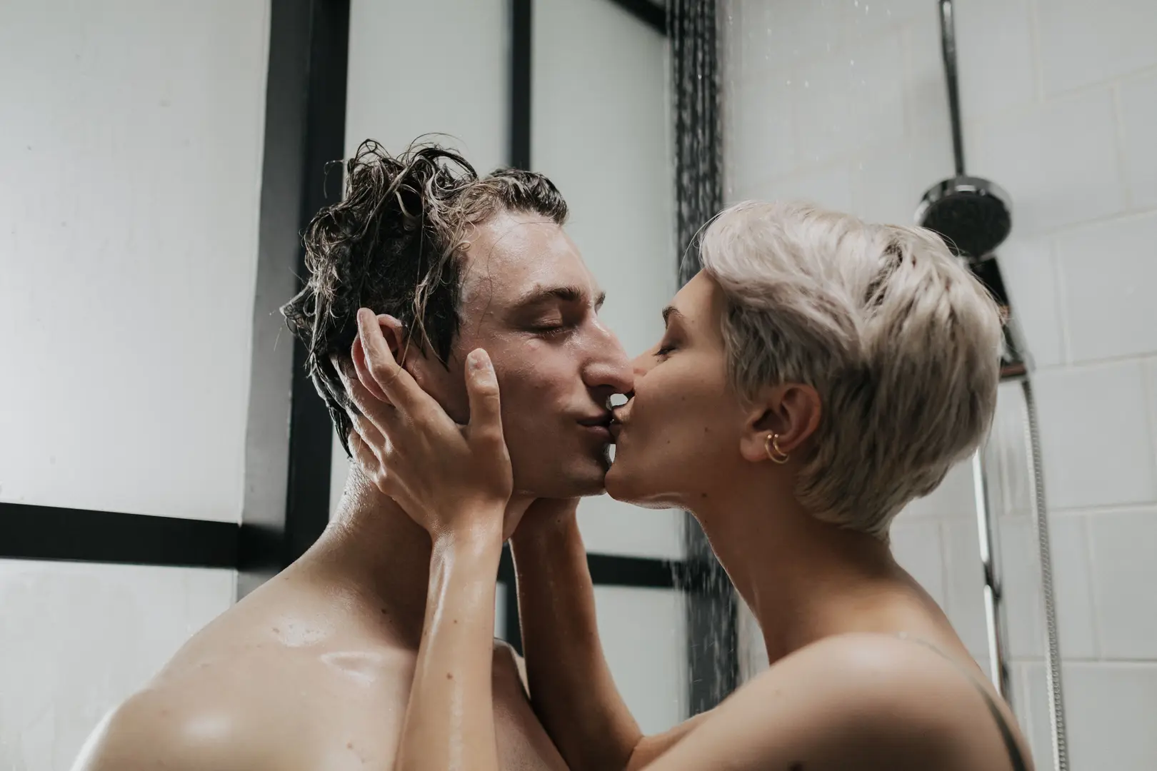 Steam Shower vs Regular Shower: Comparing the Key Differences