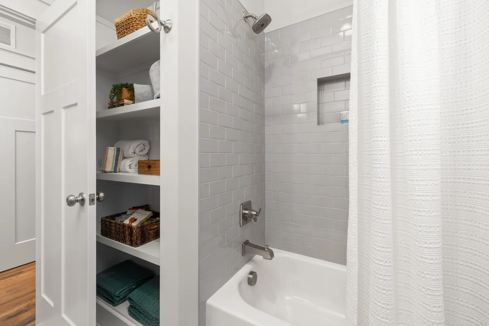 Choosing Where to Place Shower Shelves